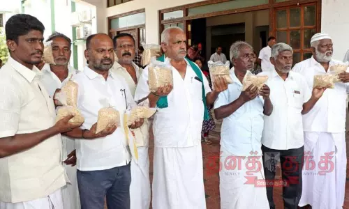 1,800 டன் நெல்லை கொள்முதல் செய்ய மறுப்பு