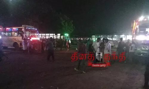 நாகை தற்காலிக பஸ் நிலையத்தில் மின்விளக்குகள் பொருத்தப்பட்டன