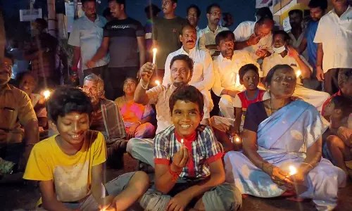 புதுச்சேரி முழுவதும் இருளில் மூழ்கியது