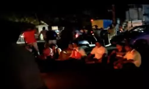 காரைக்காலில் தொடர் மின் தடை: நள்ளிரவில் சாலை மறியலில் ஈடுபட்ட பொதுமக்கள்