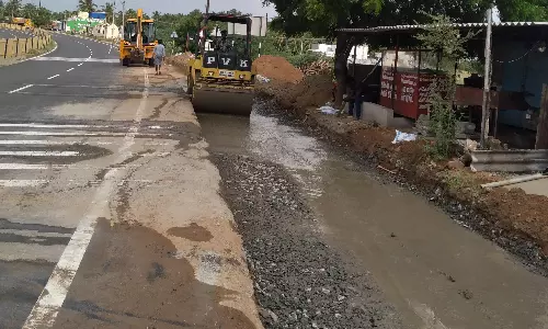 சாலை அகலப்படுத்தும் பணி