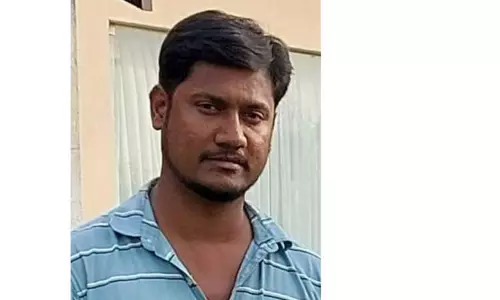 கொள்ளிடம் ஆற்றில் மூழ்கி டி.வி. மெக்கானிக் உள்பட 2 பேர் பலி கொள்ளிடம் ஆற்றில் மூழ்கி டி.வி. மெக்கானிக் உள்பட 2 பேர் பலி