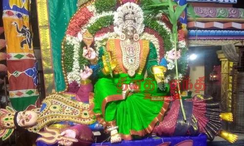 அம்மனுக்கு அலங்காரம்