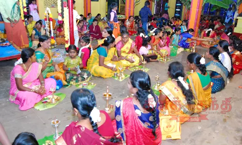 கோவிலில் திருவிளக்கு பூஜை