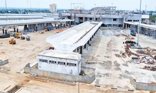 பணிகளை விரைவுபடுத்தி கிளாம்பாக்கம் புறநகர் பஸ் நிலையத்தை விரைவில் திறக்க வேண்டும்; அரசுக்கு பொதுமக்கள் கோரிக்கை