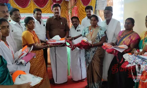 தையல் கலைஞர்களுக்கு உபகரணங்கள், சீருடை வழங்கும் விழா தையல் கலைஞர்களுக்கு உபகரணங்கள், சீருடை வழங்கும் விழா