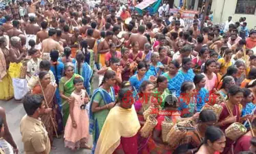 கரூர் கல்யாண பசுபதீஸ்வரர் கோவிலில் எறிபத்த நாயனார் பூக்குடலை விழா