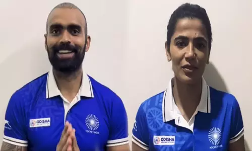 சர்வதேச ஆக்கி கூட்டமைப்பு விருதுகள்: சிறந்த கோல் கீப்பர்களாக ஸ்ரீஜேஷ், சவிதா புனியா தேர்வு