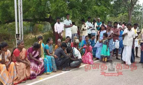 மின்சாரம் தாக்கி ஊழியர் பலி; உடலை வாங்க மறுத்து உறவினர்கள் போராட்டம்