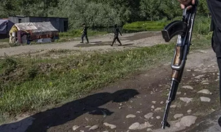 காஷ்மீரில் 2 என்கவுண்ட்டர்களில் 4 பயங்கரவாதிகள் சுட்டுக்கொலை