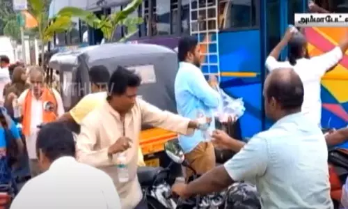 பிரதமர் மோடி பெயரில் ரூ.10க்கு தண்ணீர் பாட்டில் - சேலத்தில் பாஜகவினர் விற்பனை