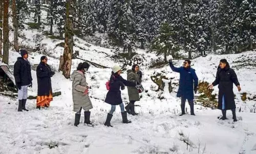 நடப்பாண்டில் ஜம்மு-காஷ்மீருக்கு 1.62 கோடி சுற்றுலா பயணிகள் வருகை- வரலாற்றில் இதுதான் அதிகம்..!! நடப்பாண்டில் ஜம்மு-காஷ்மீருக்கு 1.62 கோடி சுற்றுலா பயணிகள் வருகை- வரலாற்றில் இதுதான் அதிகம்..!!