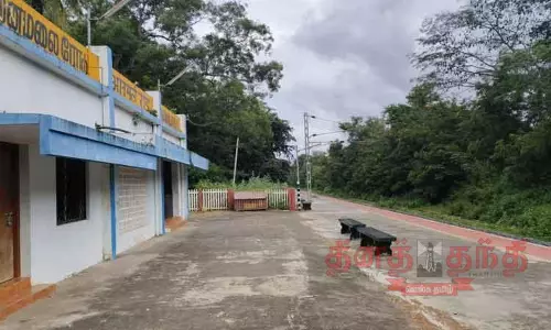 ஆனைமலை ரோடு ரெயில் நிலையத்தில் அடிப்படை வசதிகள் மேம்படுத்தப்படுமா?
