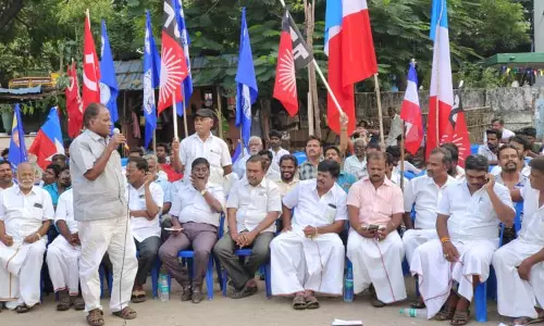 அனைத்து கட்சியினர் ஆர்ப்பாட்டம் அனைத்து கட்சியினர் ஆர்ப்பாட்டம்