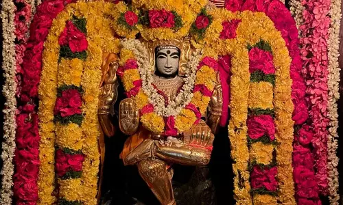 குருபகவான் கோவிலில் சிறப்பு வழிபாடு குருபகவான் கோவிலில் சிறப்பு வழிபாடு