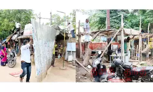 கோர்ட்டு வளாகம் முன் ஆக்கிரமிப்புகள் அகற்றம் கோர்ட்டு வளாகம் முன் ஆக்கிரமிப்புகள் அகற்றம்