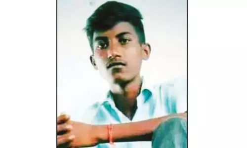 எனது சாவுக்கு ஆன்லைன் ரம்மிதான் காரணம் தண்டவாளத்தில் படுத்து என்ஜினீயரிங் மாணவர் தற்கொலை