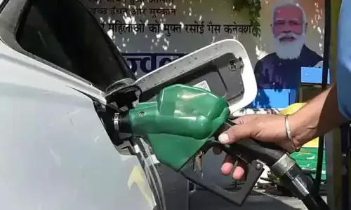 சென்னையில் இன்றைய பெட்ரோல், டீசல் விலை நிலவரம்...! சென்னையில் இன்றைய பெட்ரோல், டீசல் விலை நிலவரம்...!