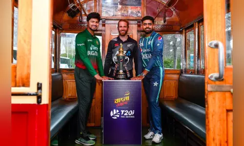 முத்தரப்பு டி20 தொடர்: பாகிஸ்தான்-வங்காளதேசம் அணிகள் இன்று மோதல்