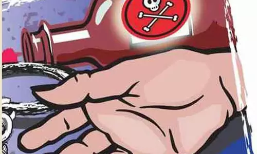 இளம்பெண் தற்கொலை