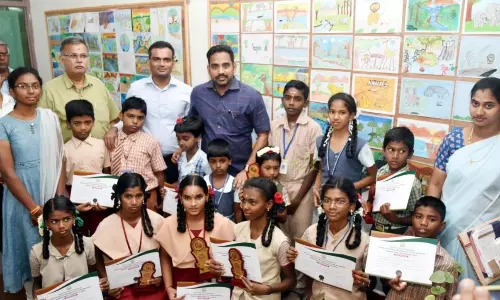 வன உயிரின விழா போட்டிகளில்  வெற்றி பெற்ற மாணவர்களுக்கு பரிசுகள்