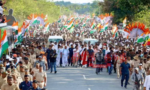 கா்நாடகத்தில் 6-வது நாளாக ராகுல்காந்தி பாதயாத்திரை கா்நாடகத்தில் 6-வது நாளாக ராகுல்காந்தி பாதயாத்திரை