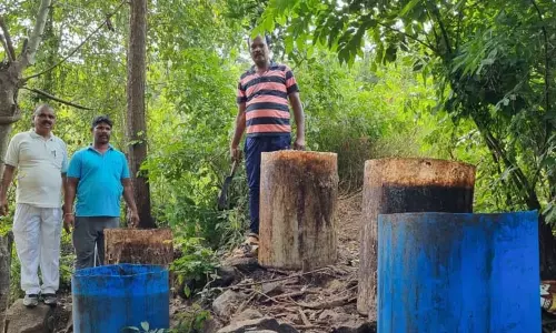 1,400 லிட்டர் சாராய ஊறல் அழிப்பு 1,400 லிட்டர் சாராய ஊறல் அழிப்பு