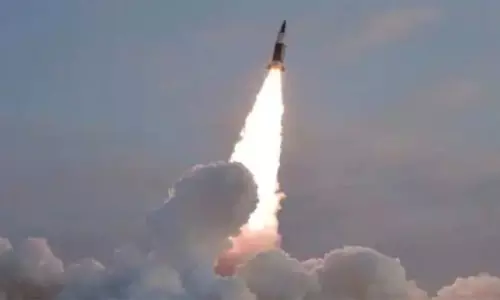 வடகொரியா மீண்டும் ஏவுகணை வீச்சு..? - ஜப்பான் பிரதமர் அலுவலகம் தகவல் வடகொரியா மீண்டும் ஏவுகணை வீச்சு..? - ஜப்பான் பிரதமர் அலுவலகம் தகவல்