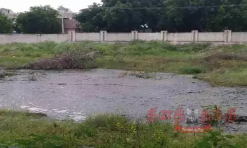 தேங்கி நிற்கும் கழிவுநீர்