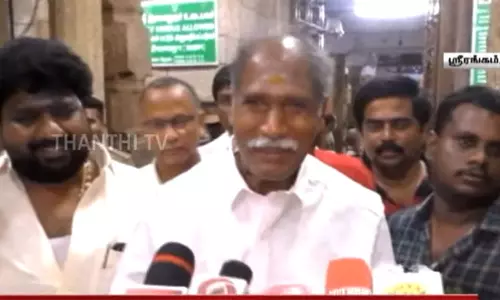 ஸ்ரீரங்கம் கோவிலில் புதுச்சேரி முதல் அமைச்சர் ரங்கசாமி சாமி தரிசனம்