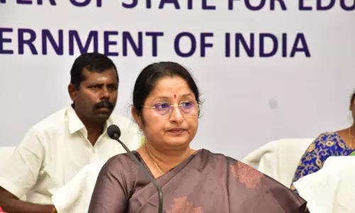 பெண் கல்வி, சுகாதாரத்திற்கு மத்திய அரசு முன்னுரிமை அளித்து வருகிறது - மத்திய இணை மந்திரி தகவல்