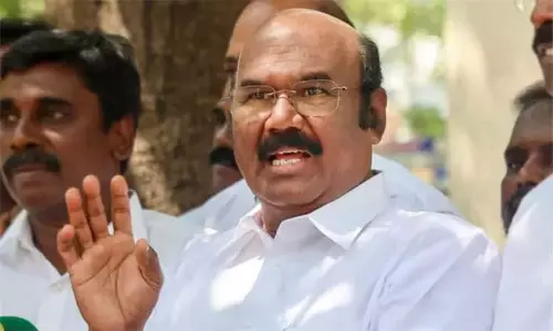 குடும்பமே கழகம் என்றால் அது தி.மு.க. தான் - முன்னாள் அமைச்சர் ஜெயக்குமார் குடும்பமே கழகம் என்றால் அது தி.மு.க. தான் - முன்னாள் அமைச்சர் ஜெயக்குமார்