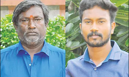 மின்சாரம் தாக்கி தந்தை, மகன் பலி மின்சாரம் தாக்கி தந்தை, மகன் பலி