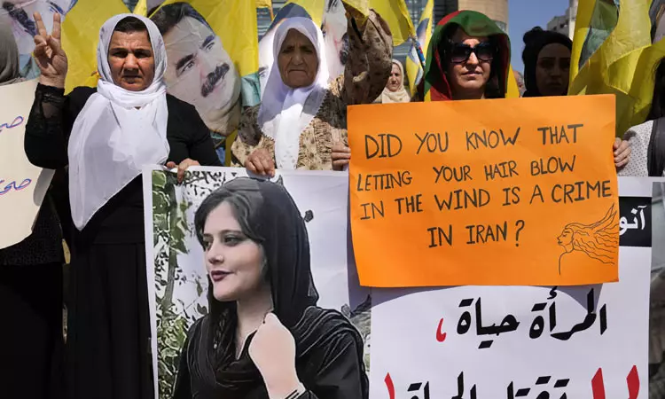 ஈரான்: ஹிஜாப் எதிர்ப்பு போராட்டம் - 19 குழந்தைகள் உள்பட 185 பேர் பலி