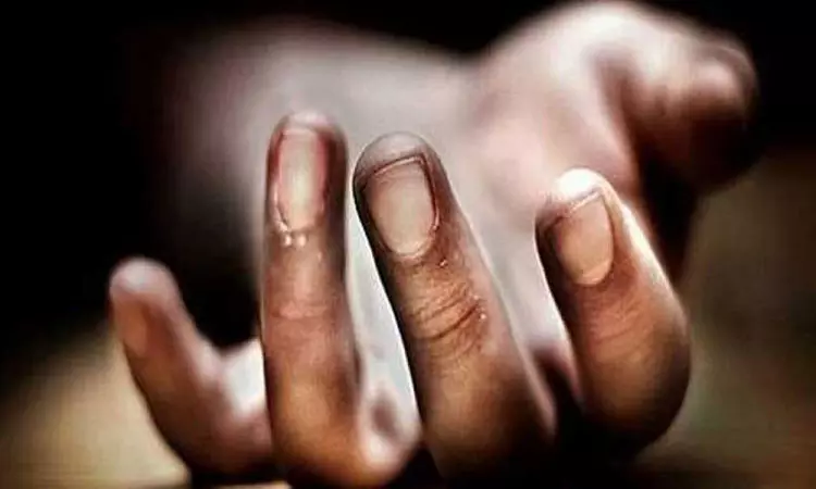 மரத்தில் டிராக்டர் மோதி 10-ம் வகுப்பு மாணவர் பலி