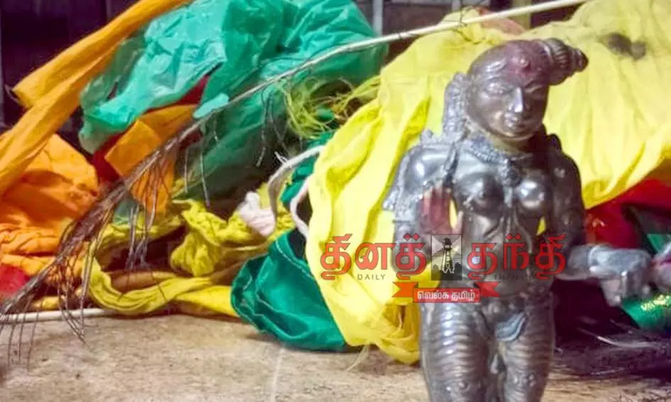 3 உலோக சாமி சிலைகள் கண்டெடுப்பு 3 உலோக சாமி சிலைகள் கண்டெடுப்பு