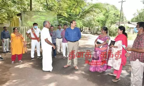 ரேஷன் கடையில் திடீர் ஆய்வு:இருப்பு குறைவாக காட்டிய விற்பனையாளருக்கு அபராதம்-கலெக்டர் அதிரடி நடவடிக்கை