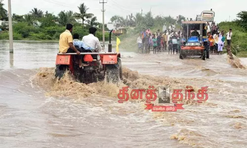 தாவணகெரேயில் கனமழை: ஏரி உடைந்து பண்ணைக்குள் வெள்ளம் புகுந்தது; ஆயிரம் கோழிகள் செத்தன