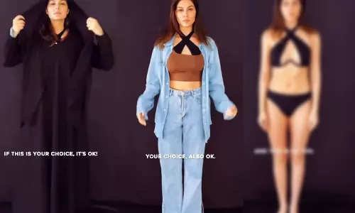 ஈரான் ஹிஜாப் போராட்டத்திற்கு ஆதரவாக  ஆடை அவிழ்ப்பு வீடியோ வெளியிட்ட பிரபல நடிகை