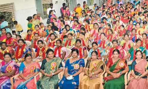 மாமியார், கணவர் சொல்வதை கேட்காதீர்கள் குழந்தைகளுக்கு அழகான தமிழ் பெயரை சூட்டுங்கள் - சமுதாய வளைகாப்பு விழாவில் அமைச்சர் பேச்சு