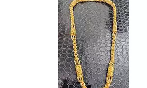 தொழிலாளி வீட்டில் 5 பவுன் நகை திருட்டு