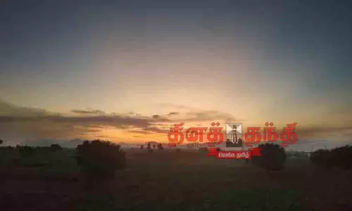 செக்கச்சிவந்த வானம்