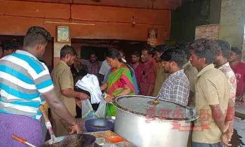 பிளாஸ்டிக் பொருட்கள் பறிமுதல்