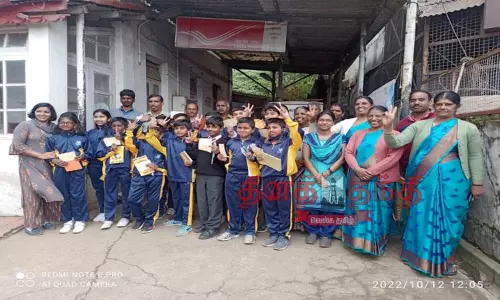 கடிதம் எழுதுதல் குறித்து பள்ளி மாணவர்களுக்கு விழிப்புணர்வு கடிதம் எழுதுதல் குறித்து பள்ளி மாணவர்களுக்கு விழிப்புணர்வு