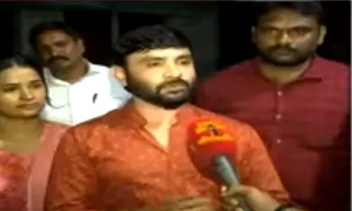 வெற்றிமாறனின் கருத்துஅவரின் தனிப்பட்ட கருத்து - மனம் திறந்த பாடலாசிரியர் சினேகன்