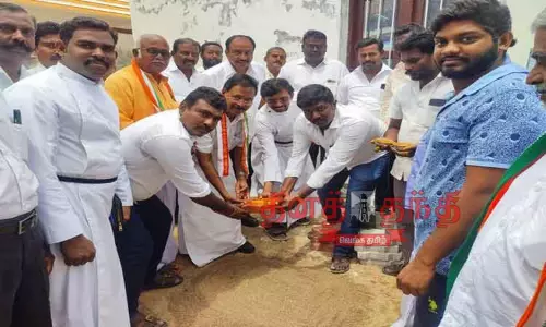 ரூ.17 லட்சத்தில் புதிய சாலைப்பணிகள்-ரூபி மனோகரன் எம்.எல்.ஏ. அடிக்கல் நாட்டினார் ரூ.17 லட்சத்தில் புதிய சாலைப்பணிகள்-ரூபி மனோகரன் எம்.எல்.ஏ. அடிக்கல் நாட்டினார்