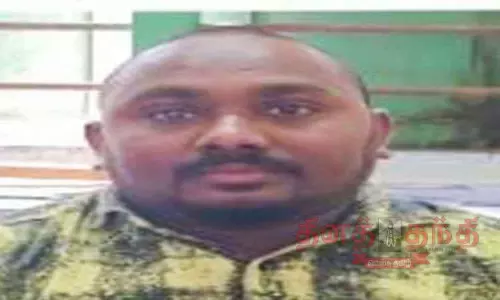 நம்பியூர் அருகே   பட்டா மாறுதலுக்கு லஞ்சம் வாங்கிய  கிராம நிர்வாக அதிகாரி கைது