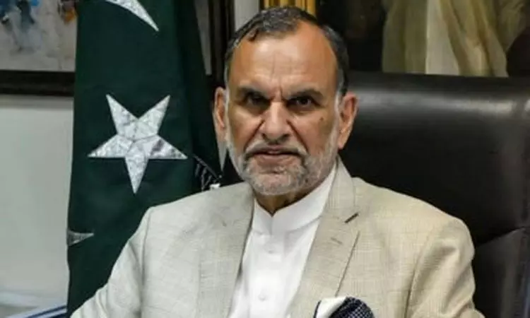 பாகிஸ்தான் ராணுவ தளபதிக்கு எதிராக டுவீட் செய்த இம்ரான் கான் கட்சியைச் சேர்ந்த எம்.பி கைது..! பாகிஸ்தான் ராணுவ தளபதிக்கு எதிராக டுவீட் செய்த இம்ரான் கான் கட்சியைச் சேர்ந்த எம்.பி கைது..!