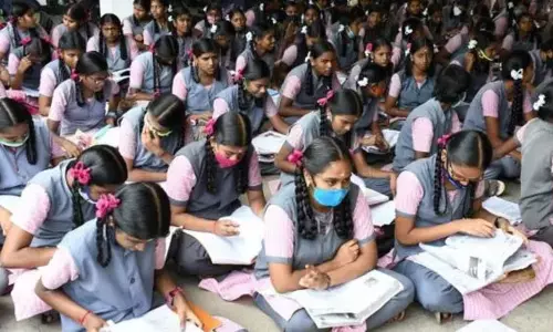 10-ம் வகுப்பு மாணவர்களுக்கு இன்று முதல் அசல் மதிப்பெண் சான்றிதழ் 10-ம் வகுப்பு மாணவர்களுக்கு இன்று முதல் அசல் மதிப்பெண் சான்றிதழ்