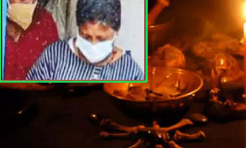 கேரளாவில் மீண்டும் ஒரு நரபலி செய்ய முயற்சி: சிறுவர்-சிறுமிகளை பூஜைகளுக்கு பயன்படுத்திய பெண் சாமியார் கைது கேரளாவில் மீண்டும் ஒரு நரபலி செய்ய முயற்சி: சிறுவர்-சிறுமிகளை பூஜைகளுக்கு பயன்படுத்திய பெண் சாமியார் கைது